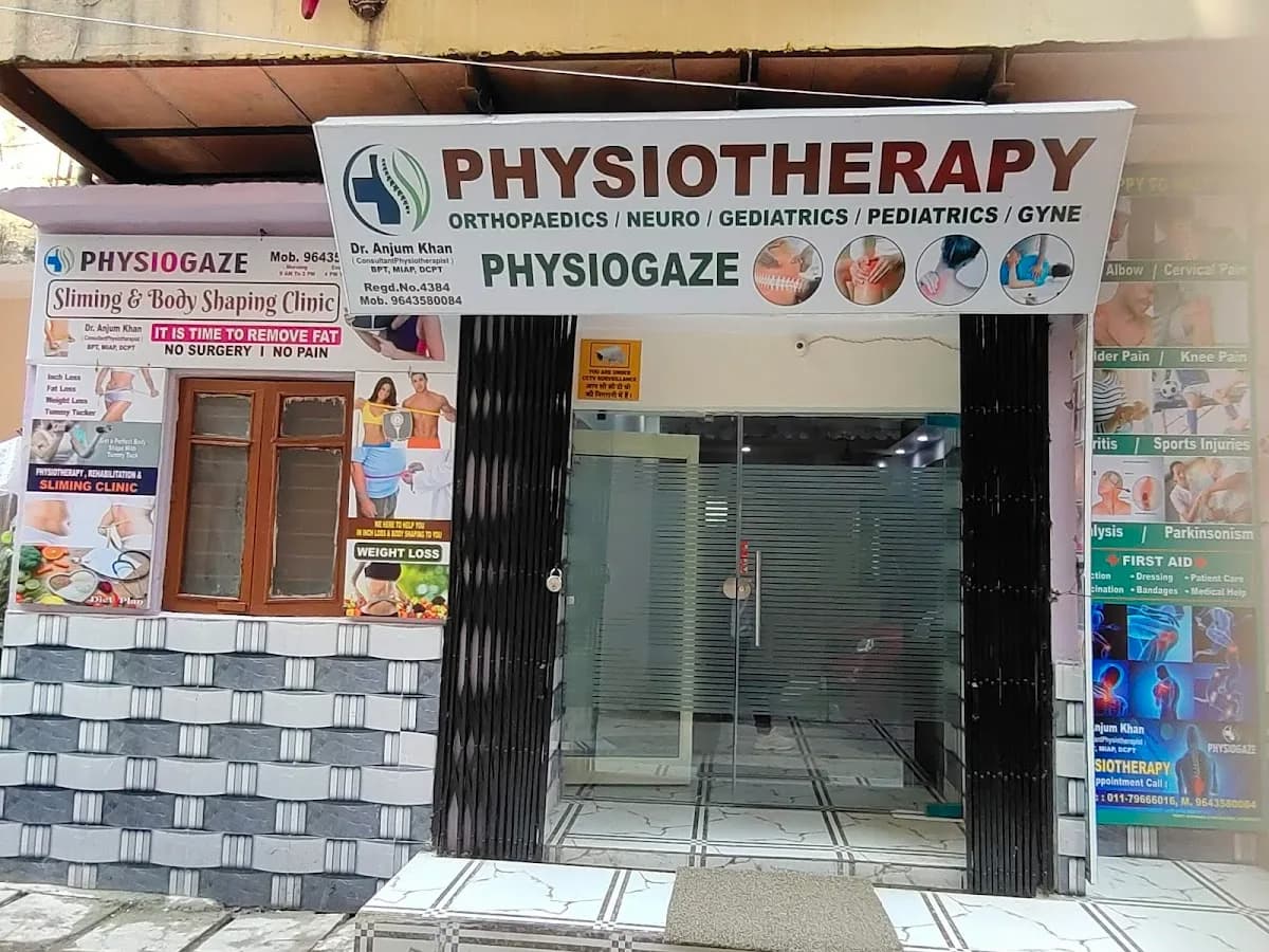Apollo Pharmacy Rohini, Sector 18 image 1