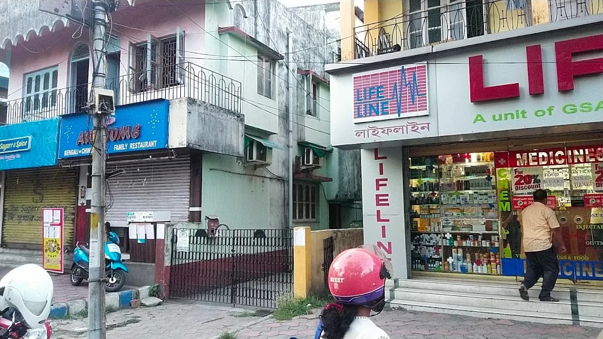 LIFELINE CHEMISTS AND DRUGGISTS image 1